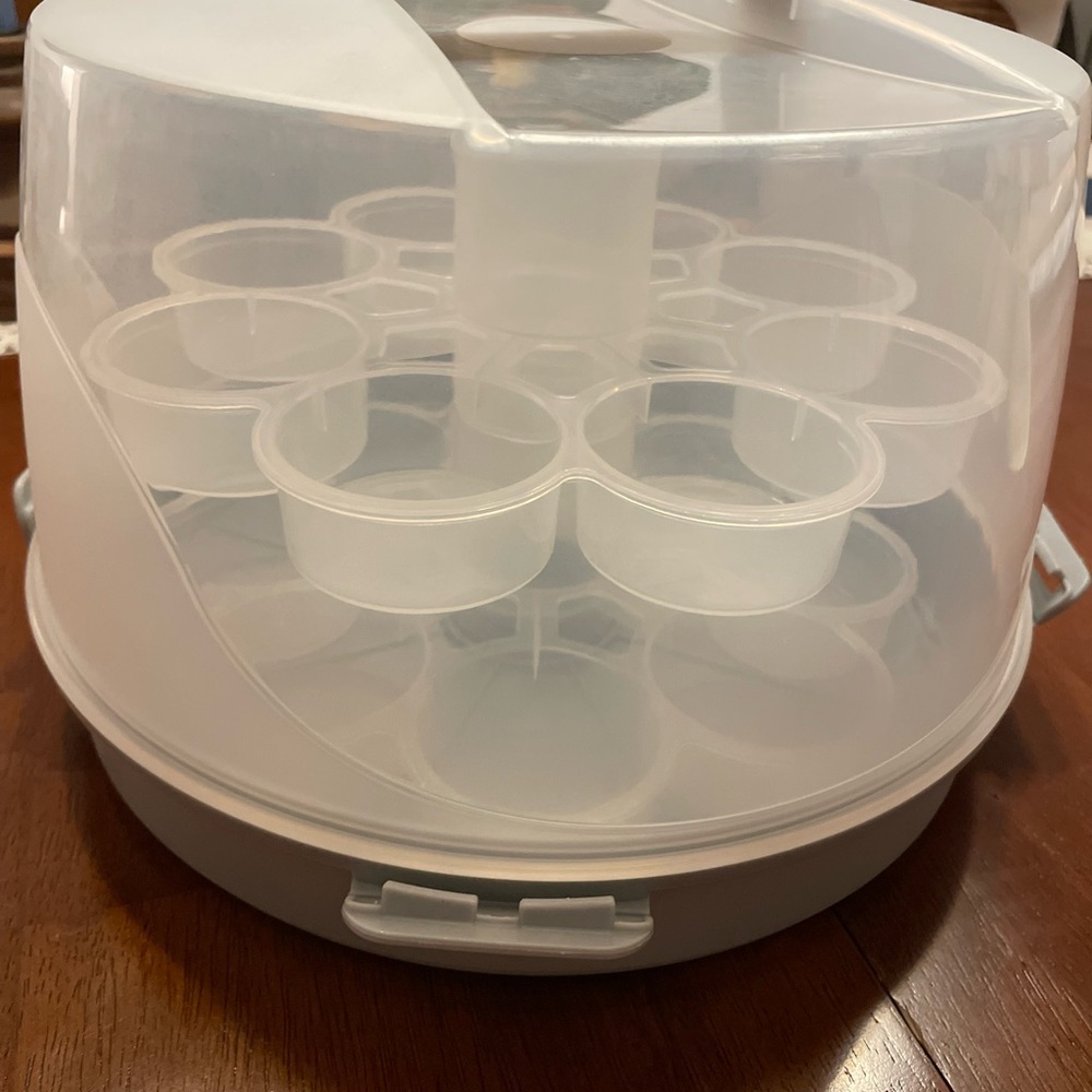 Simpli-Magic 79322 2-Tier Cake Carrier Holder, Clear. NIB